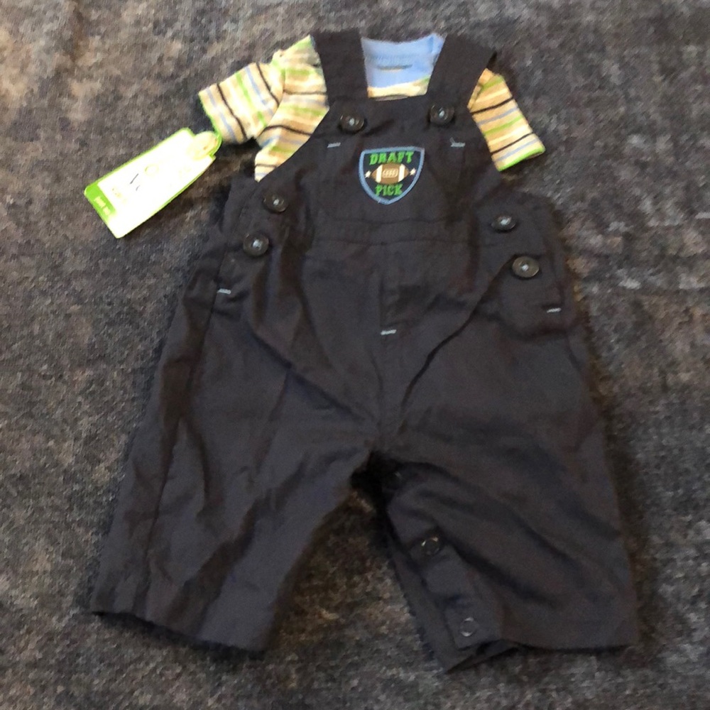 NWT NB Carter’s Set